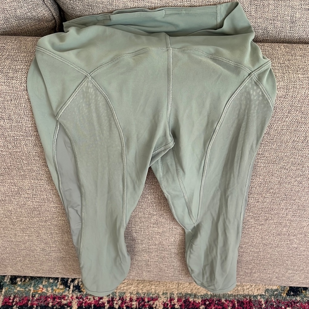 Lululemon yoga pants size 6